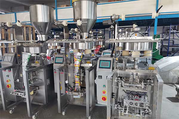 小顆粒全自動榴莲视频免费观看在顆粒劑、幹果、膨化小食品等領域應用較多